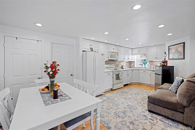 Building Photo - 46 N High St