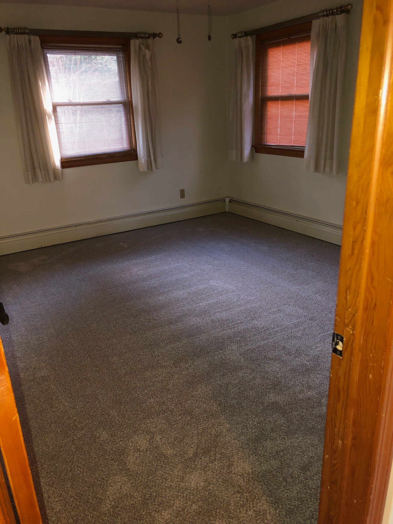 Building Photo - 1048 Hillwell Rd