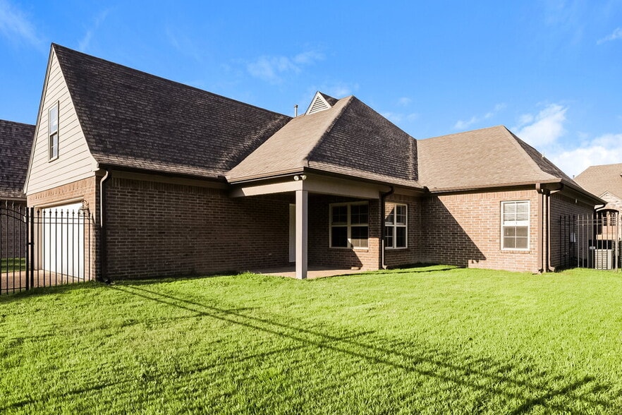 Building Photo - 5279 Conifer View Ln