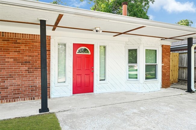 Building Photo - 1806 Clayton Dr