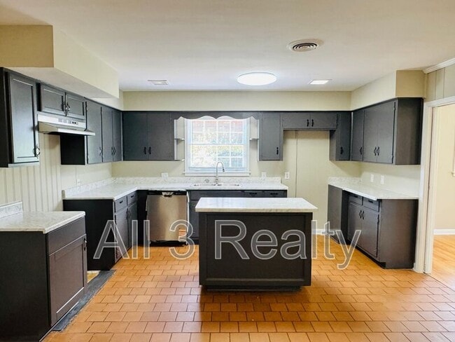 Building Photo - 2804 Sumter Ave