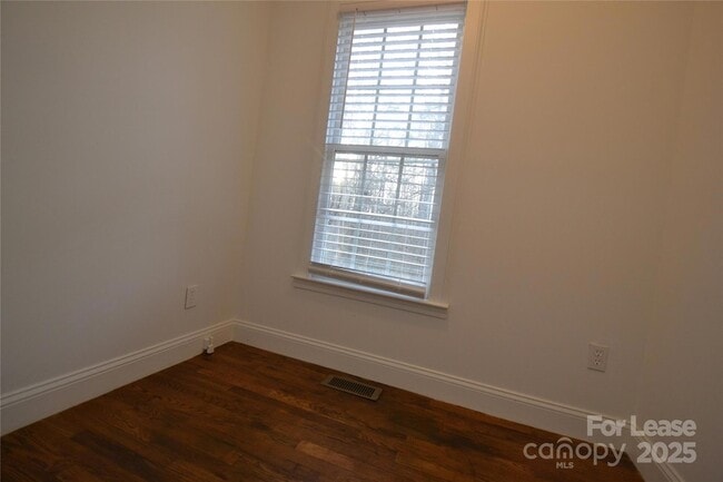 Building Photo - 9024 McElroy Rd