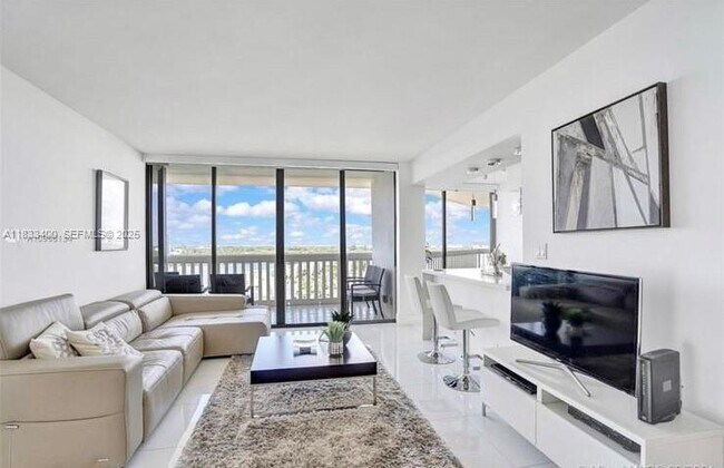 Building Photo - 1000 E Island Blvd