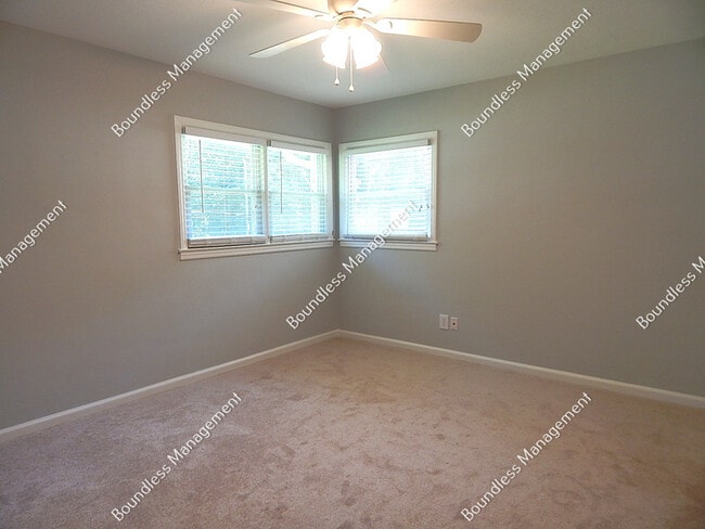 Building Photo - 2788 Rockcliff Rd SE