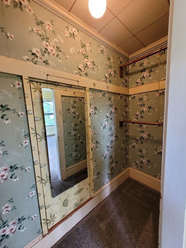 Building Photo - Charming Home in the York Neighborhood