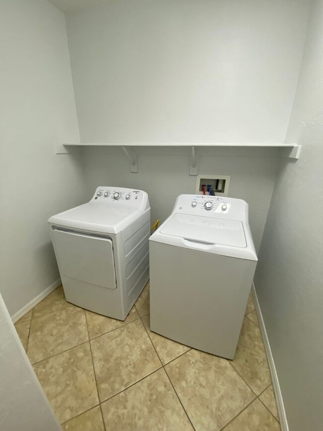 Building Photo - 3 bed/2.5 bath home located in North Las Vegas