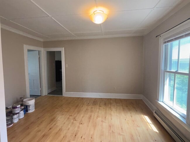 Building Photo - 27 Upper Welden St