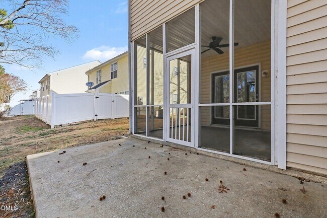 Building Photo - 233 Woodson Dr