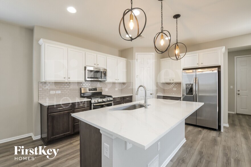 Building Photo - 18020 E 100th Ave