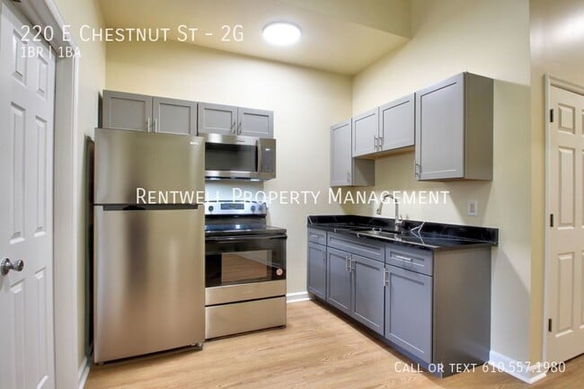 Primary Photo - 220 E Chestnut St