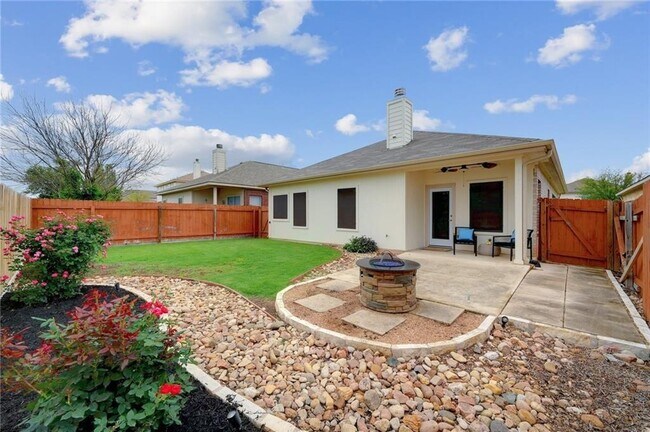 Building Photo - 212 Housefinch Loop