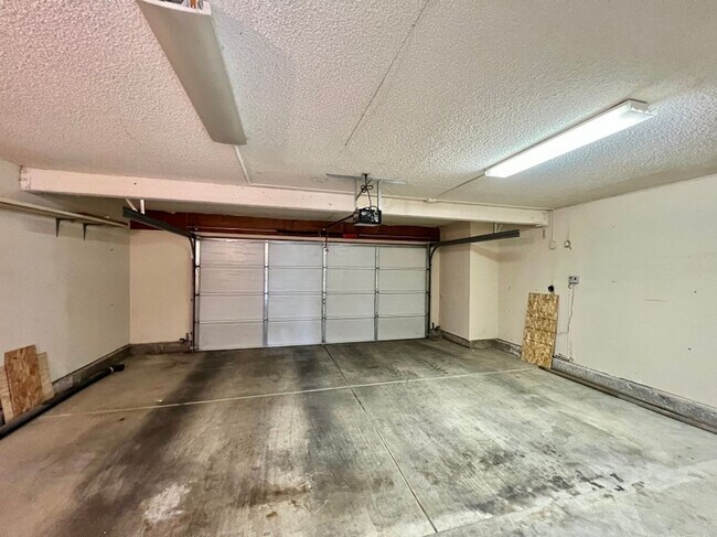 Building Photo - Three Bedroom Napa Condo on River Walk