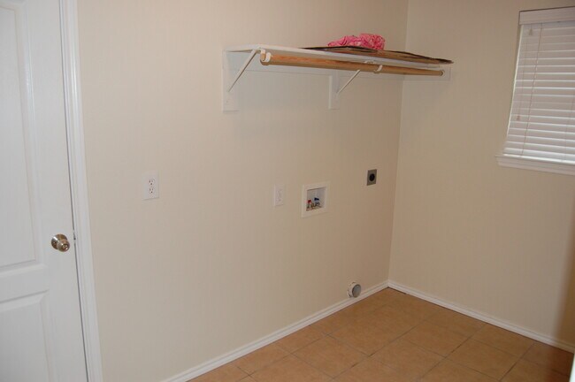 Building Photo - Beautiful 3/2/2 in Cooper ISD