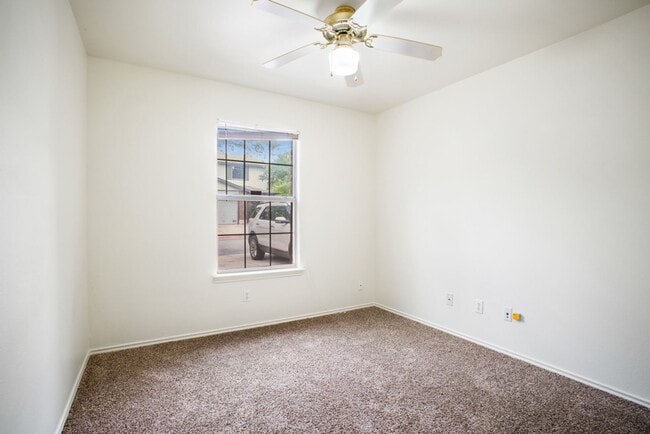Building Photo - 6054 Bantry Bay