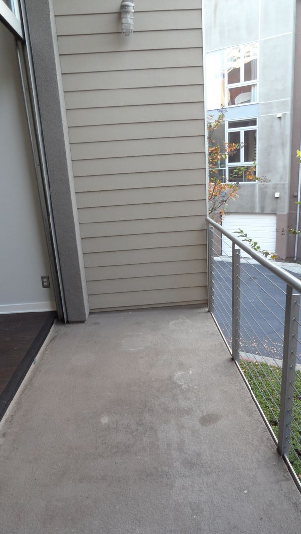 Building Photo - Office Space Living 2 BR 2.5 BA Attached 2 Car Garage