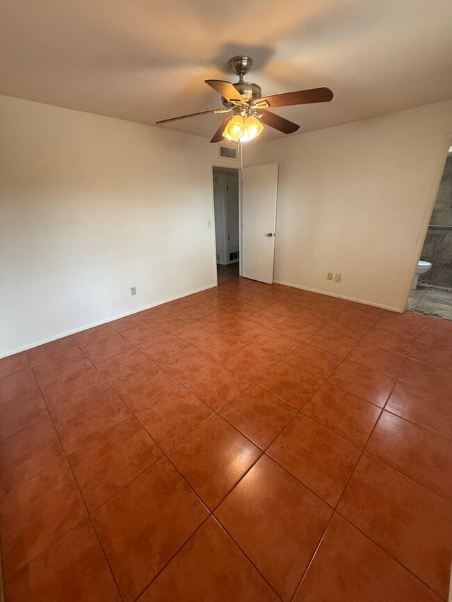 Building Photo - HOUSE FORE RENT