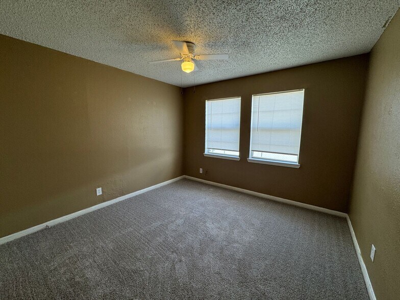 Building Photo - 804-804 Williamson Dr