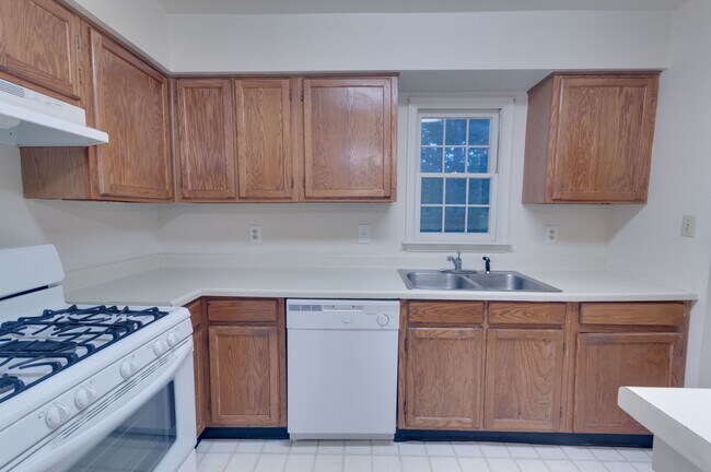 Building Photo - 1402 Minor Ridge Ct