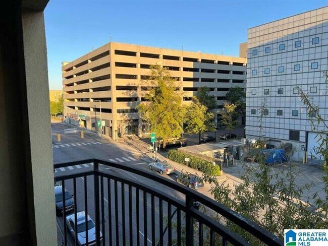 Building Photo - 2020 5th Ave S