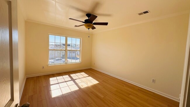 Building Photo - 1136 Moss Grove Dr