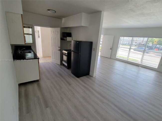 Building Photo - 8080 Tatum Waterway Dr