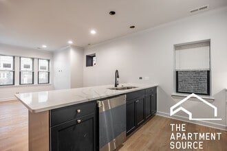 Building Photo - 3708 N Sawyer Ave