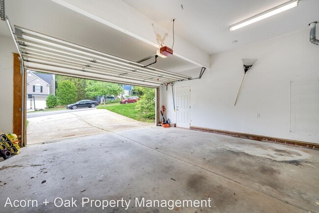 Building Photo - 4 br, 2.5 bath House - 3 Chelan Ct