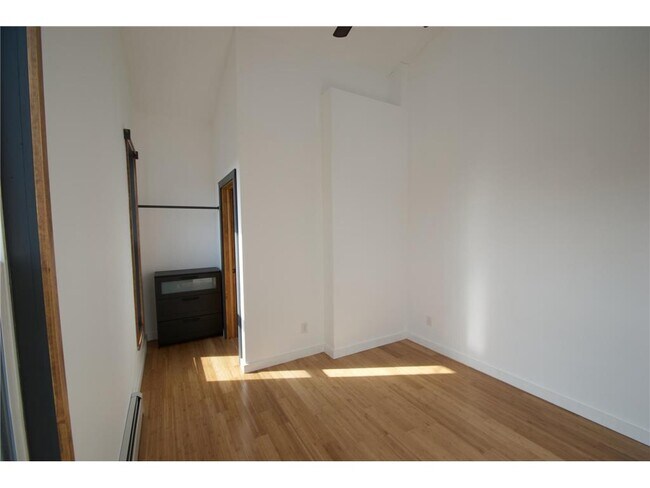 Building Photo - 25 E 26th St