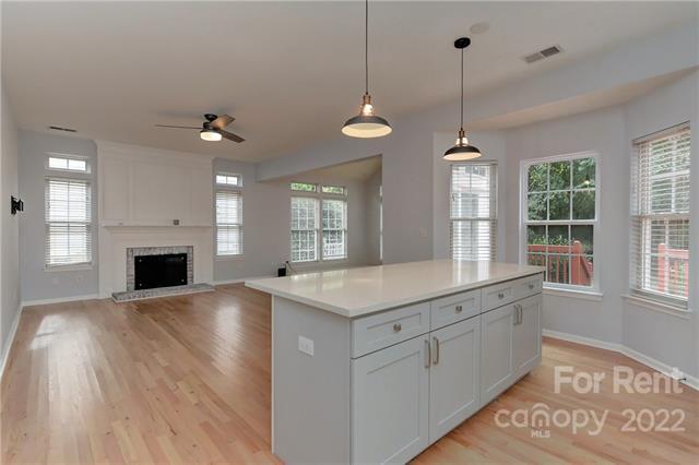 Building Photo - 517 Chadmore S Dr