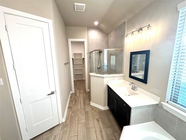 Building Photo - 5806 Pecos Ct