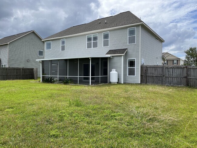 Building Photo - 834 Solomon Dr
