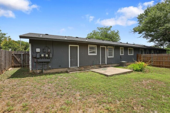 Building Photo - 1811 Mearns Meadow Blvd