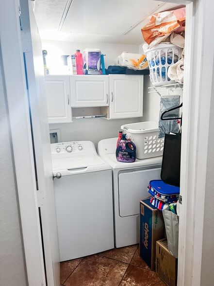 Building Photo - 2411 W Horatio St