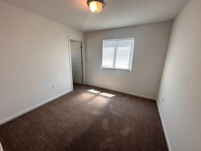 Building Photo - 2893 N Schneider Ave