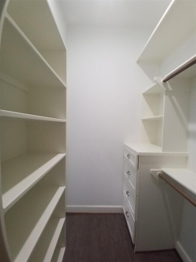 Building Photo - 7828 Pardee St