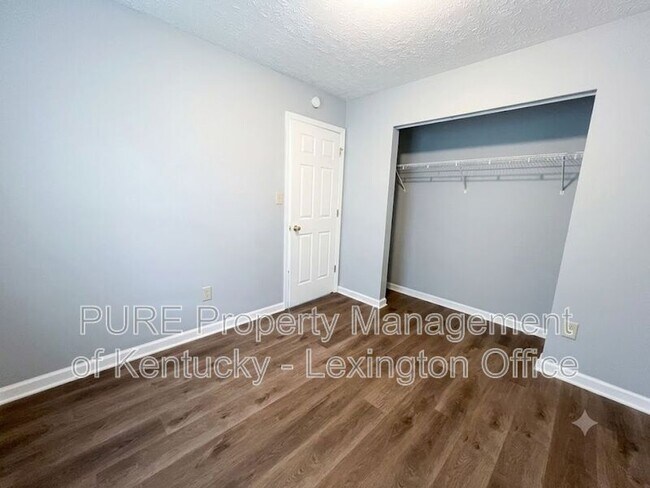 Building Photo - 1034 Marshall Park Dr