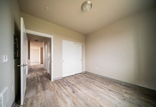 Interior Photo - 169-Franklin Commons