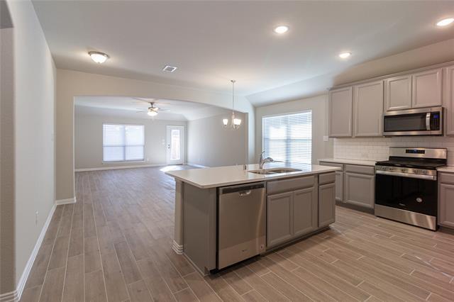 Building Photo - 3004 Teak Dr