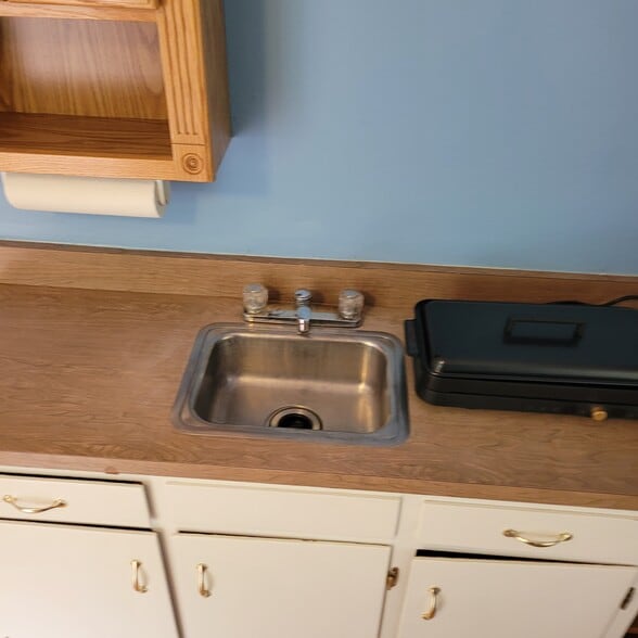 Building Photo - 1726 Crescent Dr