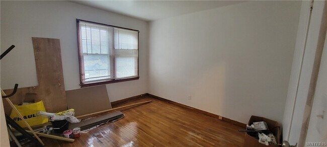 Building Photo - 3563 Sherwood Ave