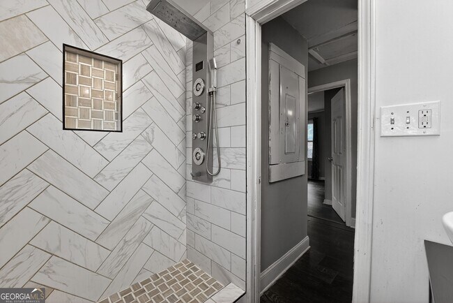 Building Photo - 1068 Rebel Forest Dr SE