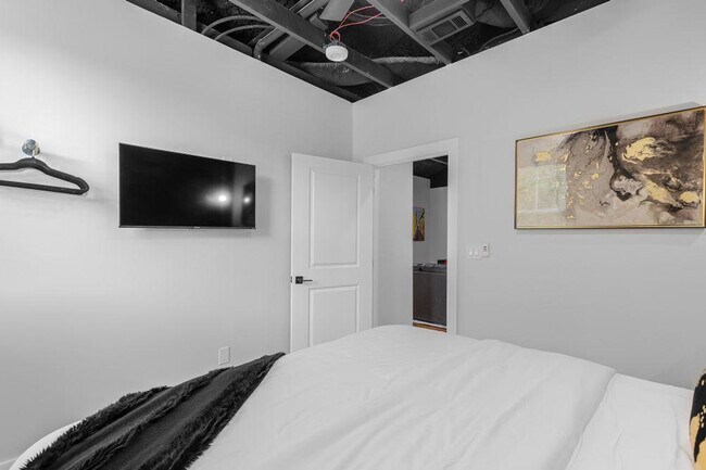 Building Photo - 156 Camellia St