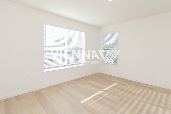 Building Photo - 8006 Quiet Knolls Dr