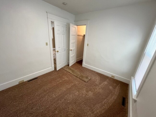 Building Photo - 306/308w2nd