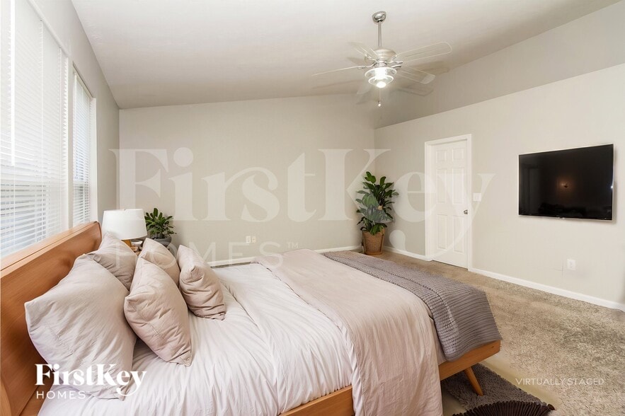 Building Photo - 7651 Lara Lee Dr