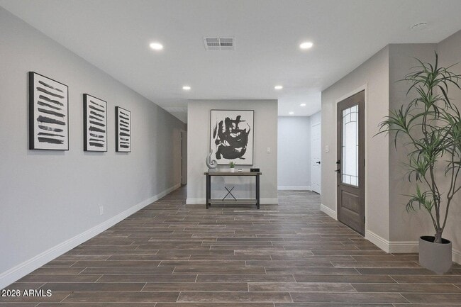 Building Photo - 8444 E Bonita Dr