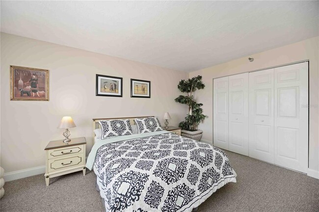 Building Photo - 11 Sunset Dr