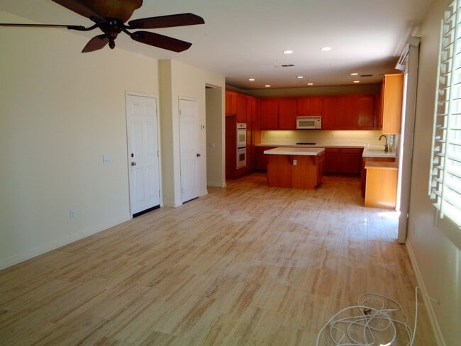 Building Photo - 1551 N Poconos Cir