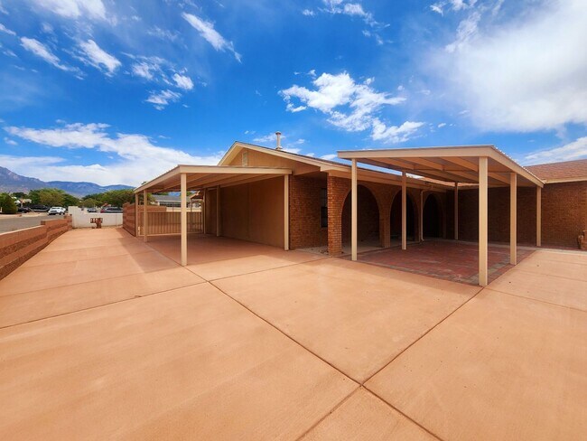 Building Photo - Heritage Hills Rental