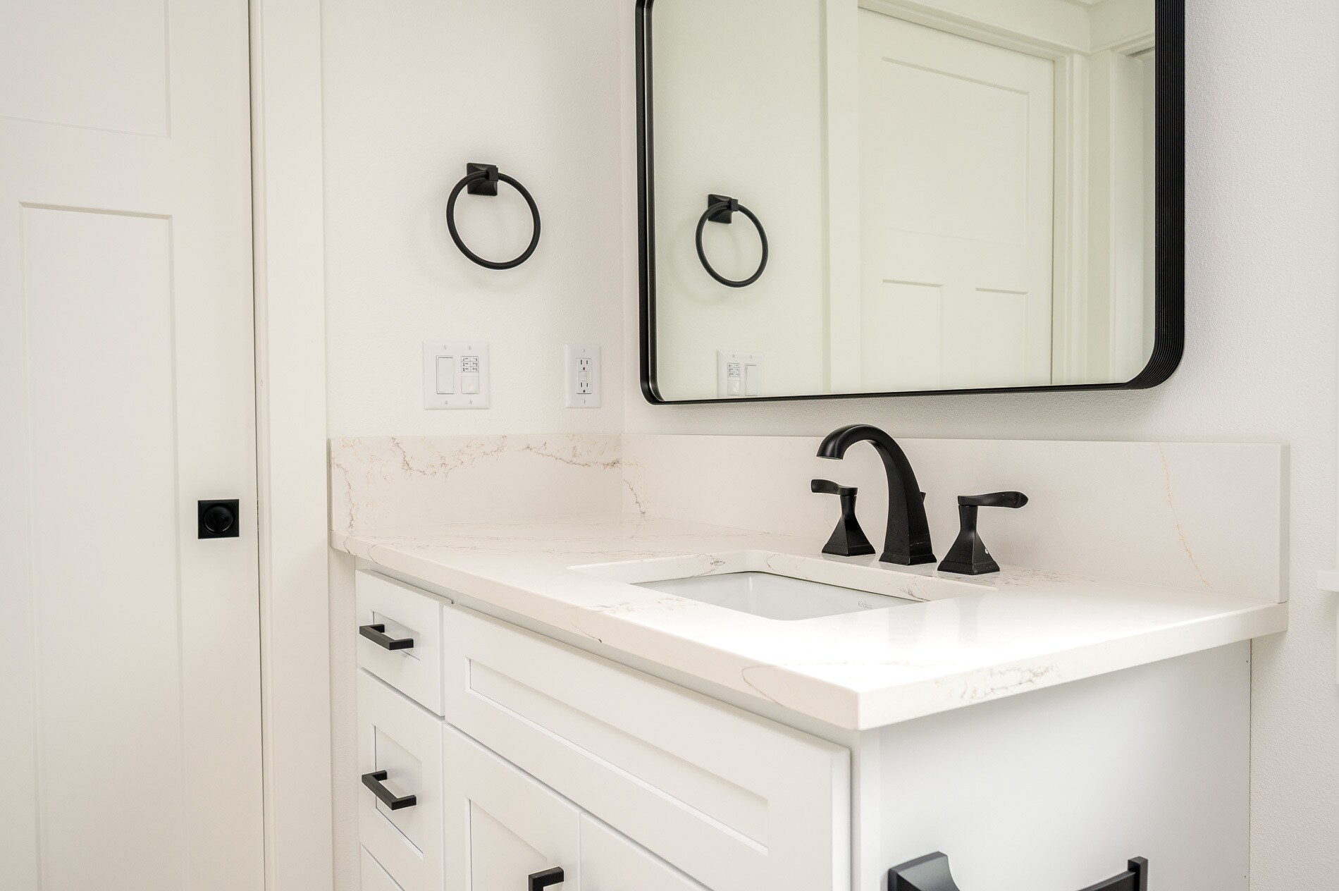 Building Photo - 4103 SE Olsen St